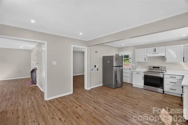 1509 Wickham LN, Charlotte, NC 28208