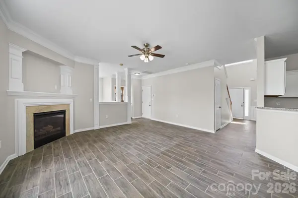 8246 Weeping Fig LN, Charlotte, NC 28215