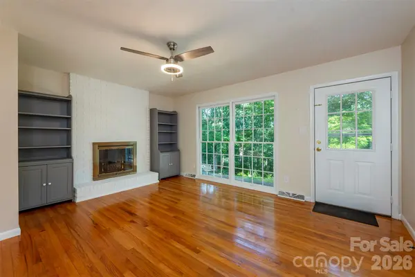 76 Maple Springs RD, Asheville, NC 28805