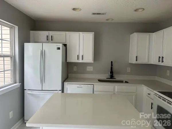 5209 Ficus Tree LN, Charlotte, NC 28215