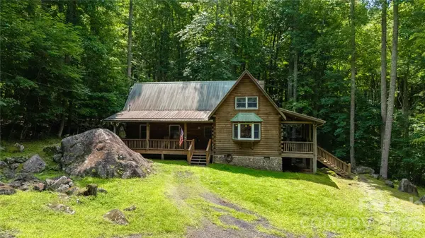 400 Amber DR, Bakersville, NC 28075