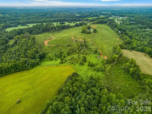 2537 Mary LN, Hamptonville, NC 27020