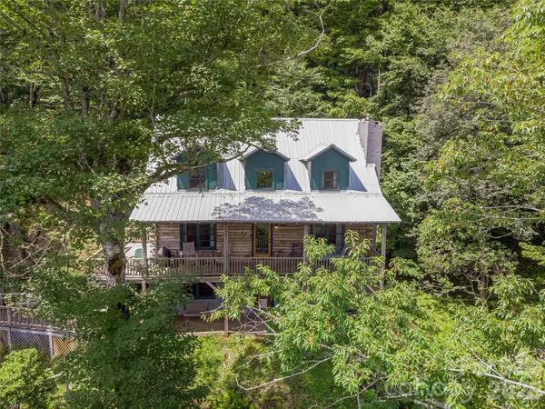 267 Trillium LN, Burnsville, NC 28714