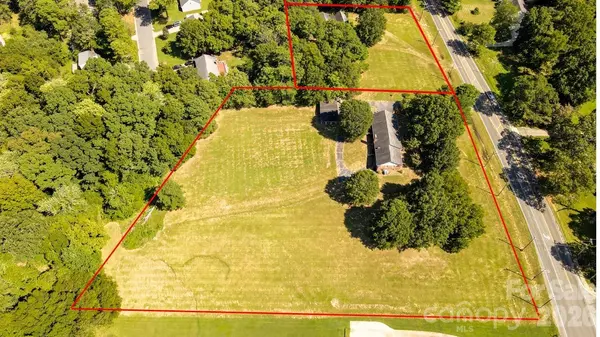 7809, 7837 Lawyers RD, Charlotte, NC 28227