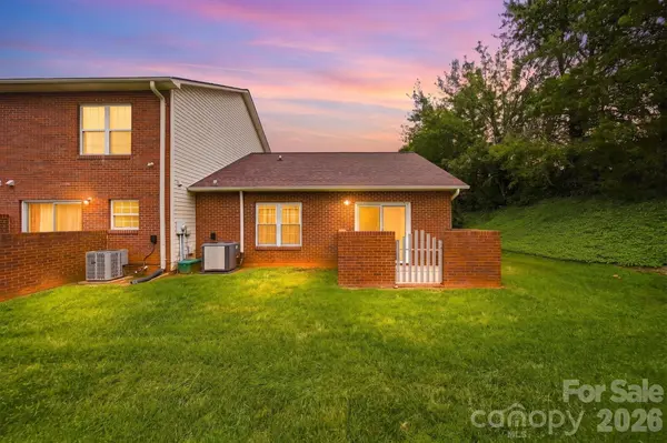 102 Brandywine DR NE #M-1, Conover, NC 28613