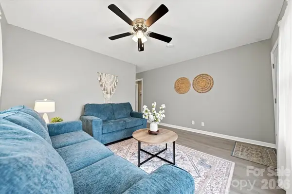 102 Brandywine DR NE #M-1, Conover, NC 28613