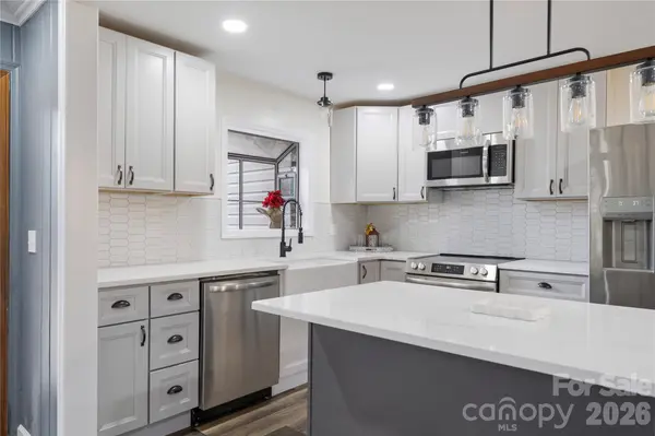 203 Ewing DR, Belmont, NC 28012