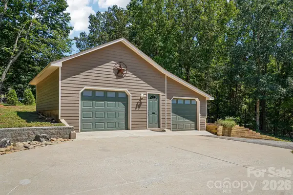 158 Mallard DR, Columbus, NC 28722