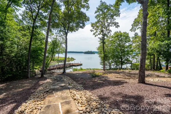 137 Windy Hill CV, New London, NC 28127
