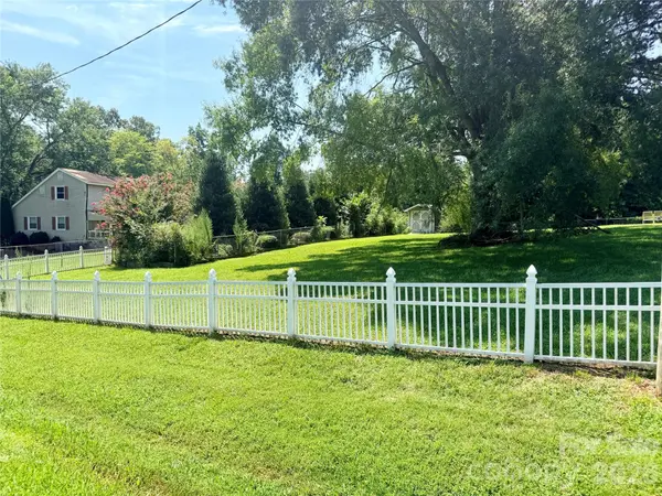 1070 W River RUN, Asheboro, NC 27205
