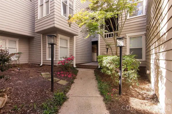 212 W 10th ST #17, Charlotte, NC 28202