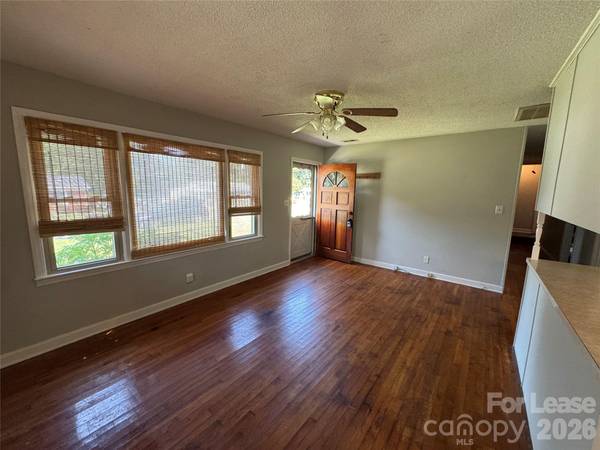 805 Furman ST, Dallas, NC 28034