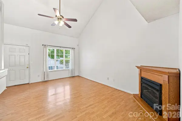 107 Summerwood DR, Mooresville, NC 28117