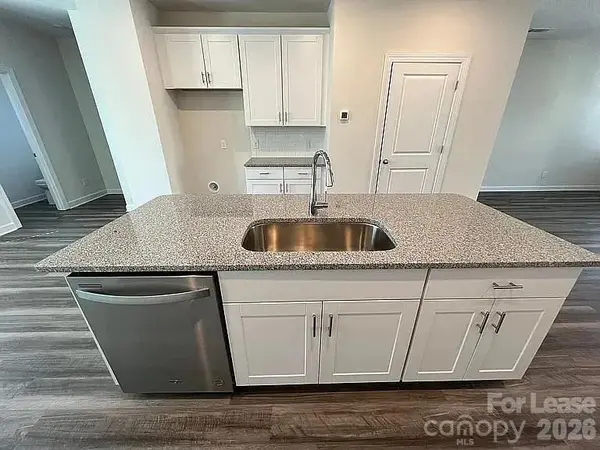 2027 Tears LN, Charlotte, NC 28217