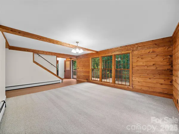 270 Dana RD, Green Mountain, NC 28740