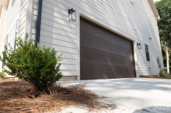 320 Laurel Crest DR, Kannapolis, NC 28081