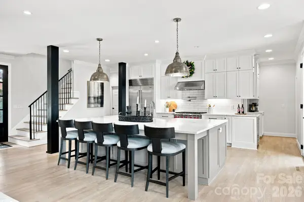 131 Long Cove LN, Mooresville, NC 28117
