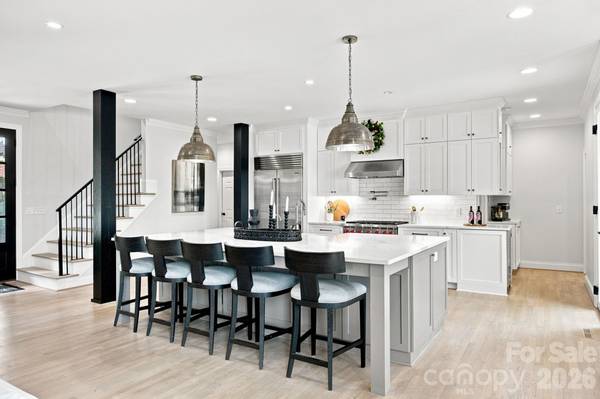 131 Long Cove LN, Mooresville, NC 28117