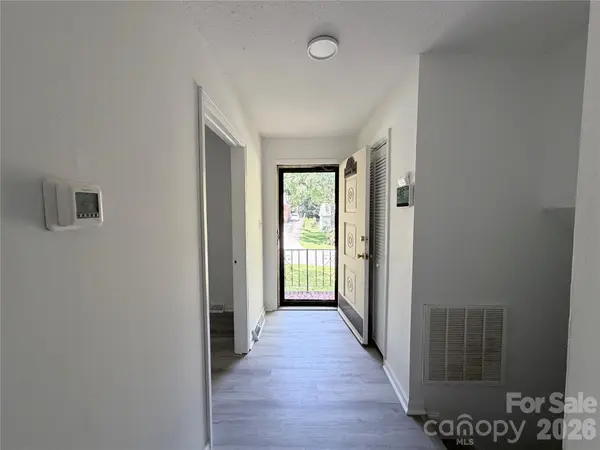 931 Pineborough RD, Charlotte, NC 28212