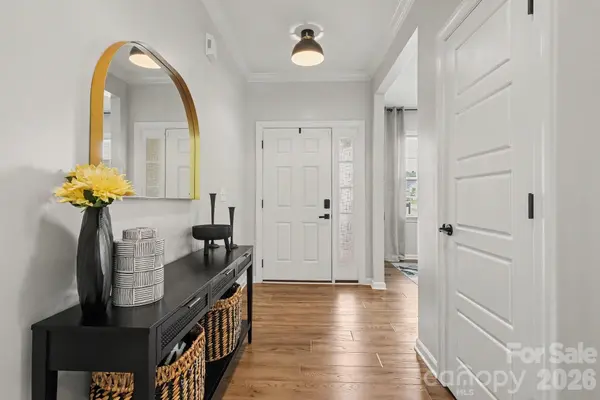 5005 Painswick PL, Charlotte, NC 28215