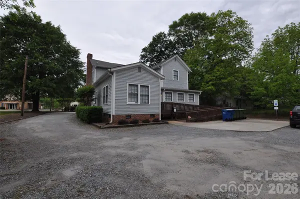 16 Oak Grove ST, Mount Holly, NC 28120