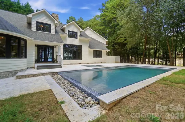 9265 Belle Pines CT, Sherrills Ford, NC 28673