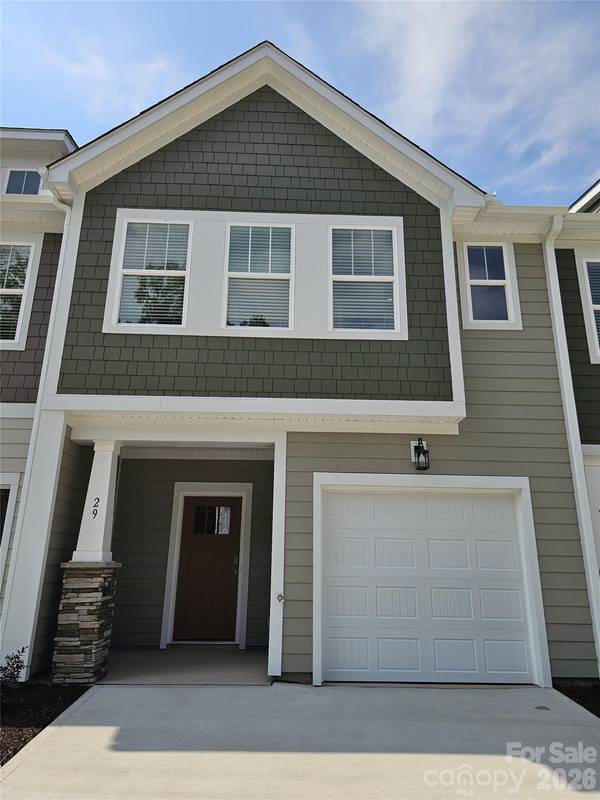 29 Oleetah Falls WAY, Hendersonville, NC 28792
