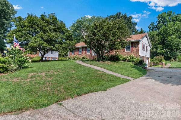 145 Stanwell CT, Clemmons, NC 27012