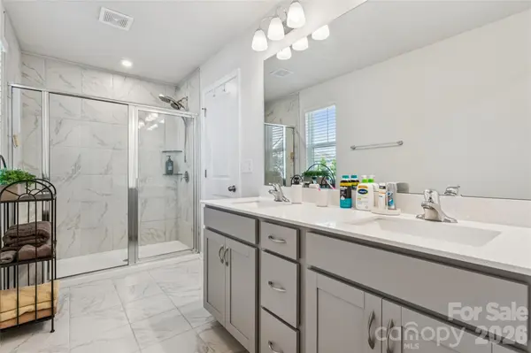 5119 Carrick ST, Charlotte, NC 28213