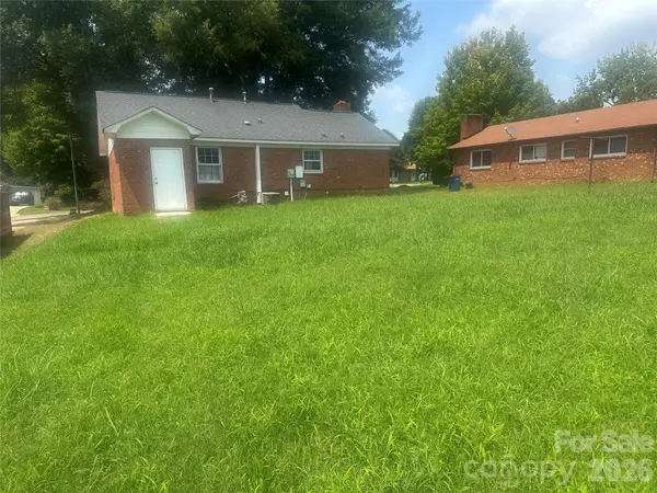 1109 Mclaughlin ST, Statesville, NC 28677