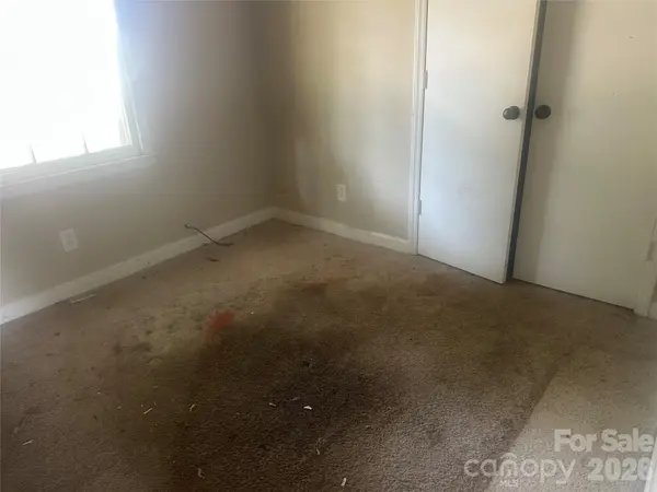1109 Mclaughlin ST, Statesville, NC 28677