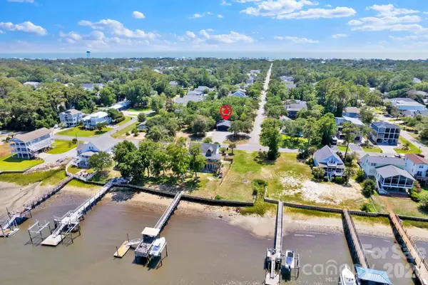 4701 E Yacht DR, Oak Island, NC 28465