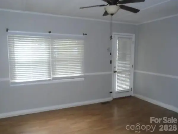 512 E Vance ST, Laurinburg, NC 28352
