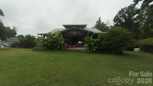 5 Eller Cove RD, Weaverville, NC 28787