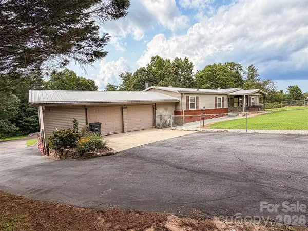 1898 Henry Smith ST, Hickory, NC 28601