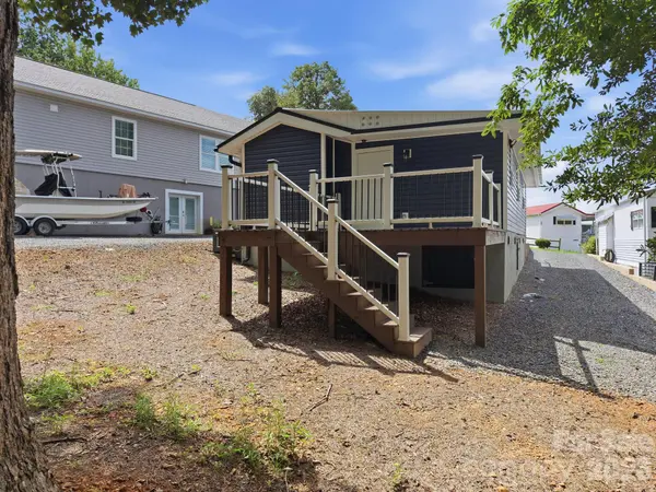 151 Dogwood CIR, New London, NC 28127
