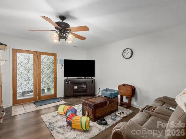 222 TF Kirkpatrick WAY, Candler, NC 28715