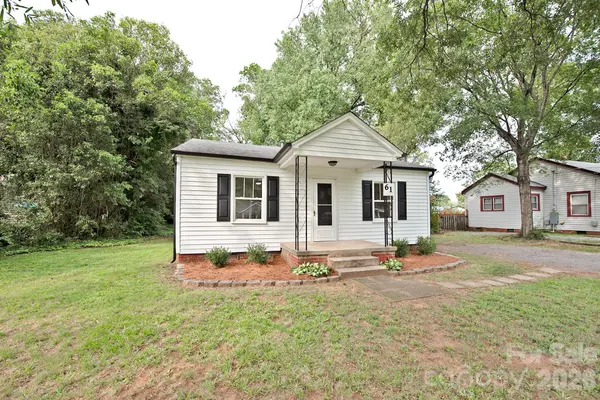 61 Pinecrest DR SW, Concord, NC 28027