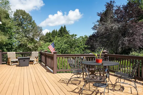 366 Sequoyah DR, Waynesville, NC 28785