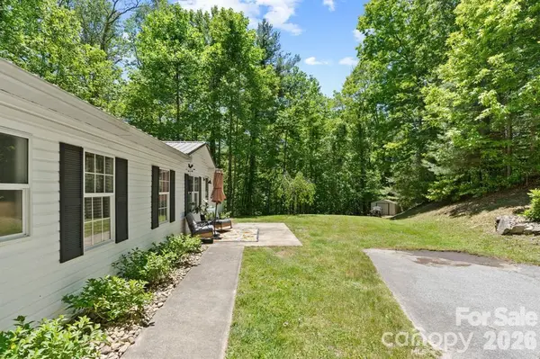 122 Fallswood CT, Hendersonville, NC 28739