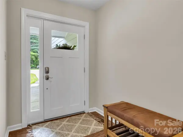 693 Monte Vista RD, Candler, NC 28715