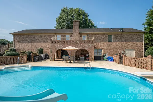 1000 Country Club DR, Cherryville, NC 28021