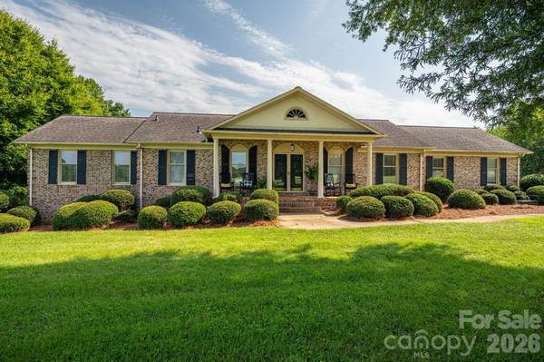 1000 Country Club DR, Cherryville, NC 28021