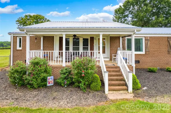 433 Mock Mill RD, Statesville, NC 28677