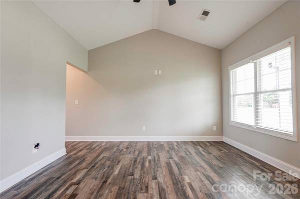 1041 Cleveland AVE, Grover, NC 28073