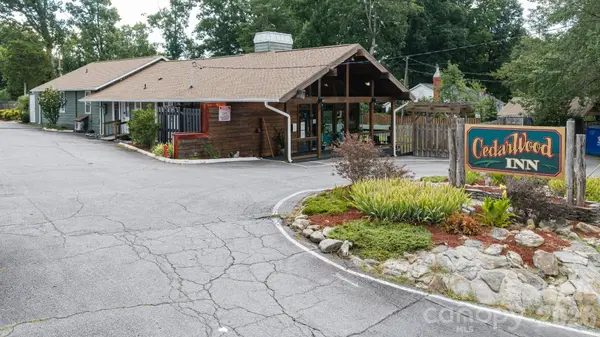 1510 Greenville HWY, Hendersonville, NC 28792