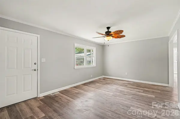 1333 Washington LN, Kannapolis, NC 28083