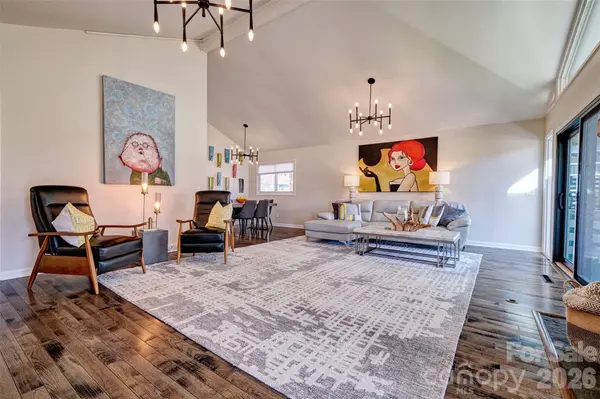 27 Apple Orchard LN, Lake Wylie, SC 29710