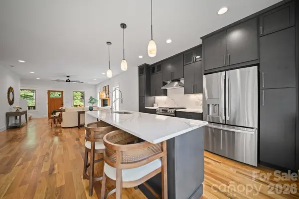 58 Pinedale RD, Asheville, NC 28805