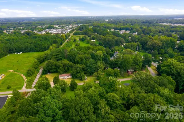 109 Crossrail RD, Mooresville, NC 28115